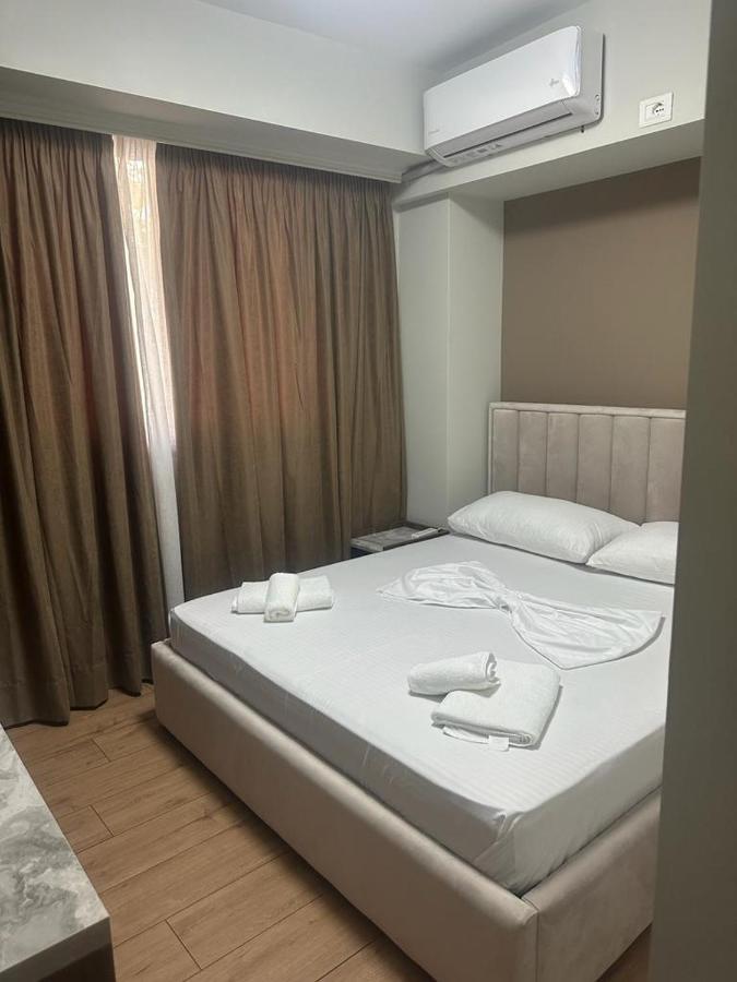 Hotel HER Vlorë Exterior foto