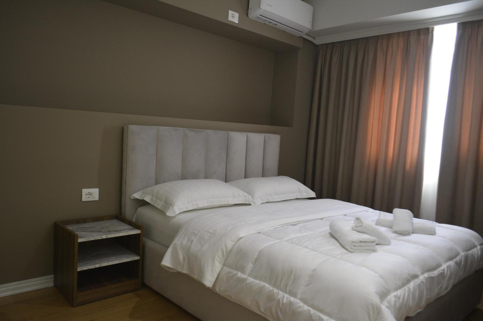 Hotel HER Vlorë Exterior foto