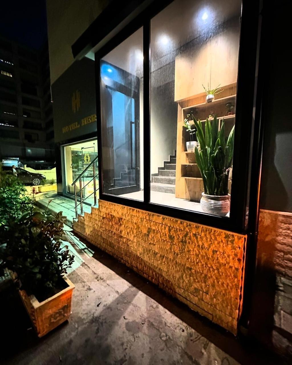 Hotel HER Vlorë Exterior foto
