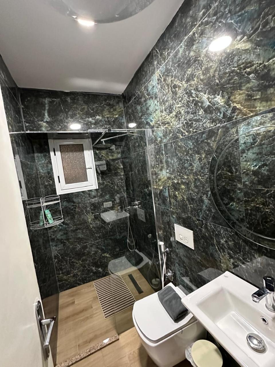 Hotel HER Vlorë Exterior foto